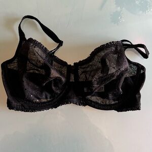 B.Tempt'D - 34DDD Black Lace Bra New Without tags (34F)